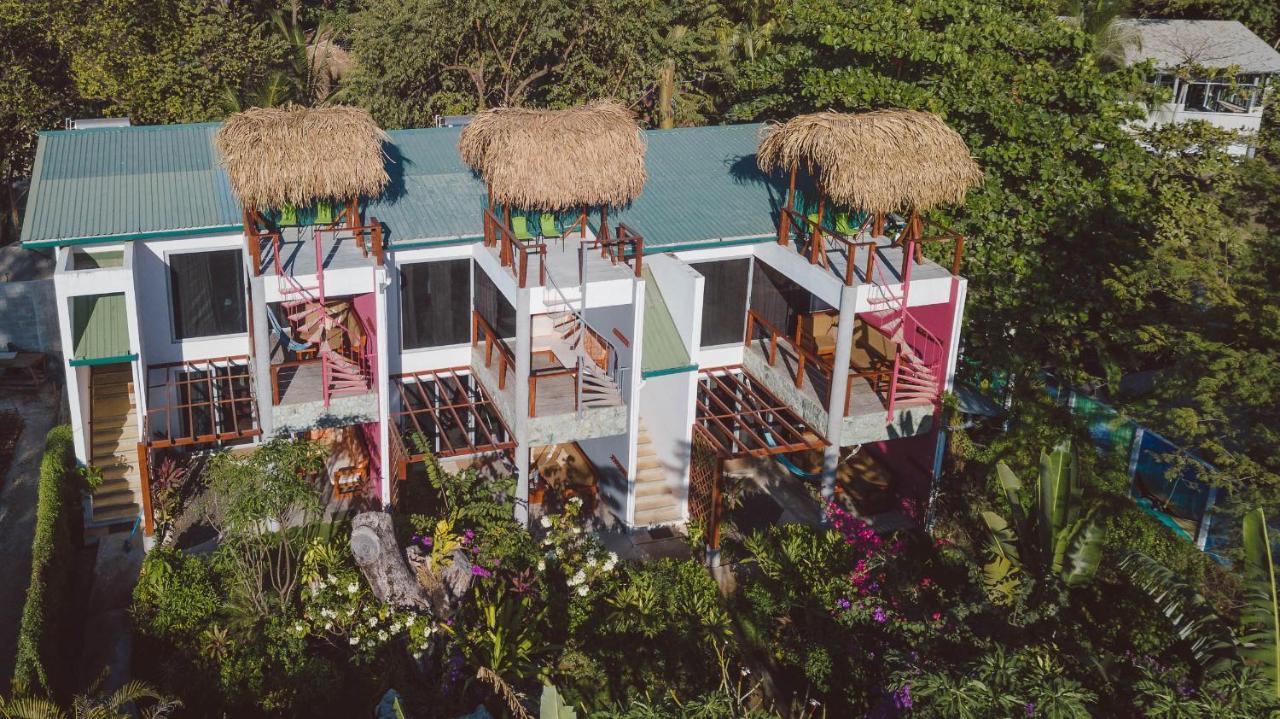 Iluminar Beachfront Suites Nosara Exterior photo